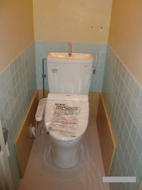 【便器交換】トイレの水漏れの原因と自分でできる修理方法【広島市東区】