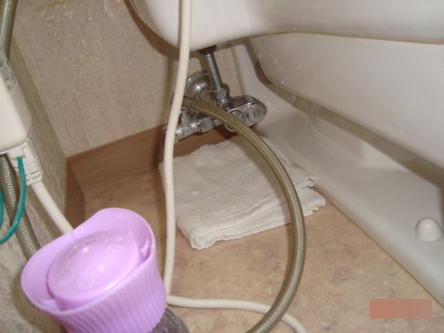 【広島市南区】トイレ水漏れ、トイレの床に水漏れ症状・修理方法は？