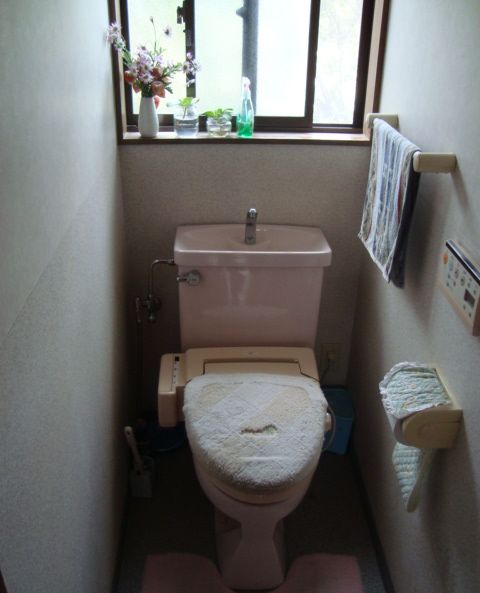 【広島市】トイレの水漏れ修理方法・トイレの便器交換の時期は？：トイレの水漏れ・便器交換の時期は？