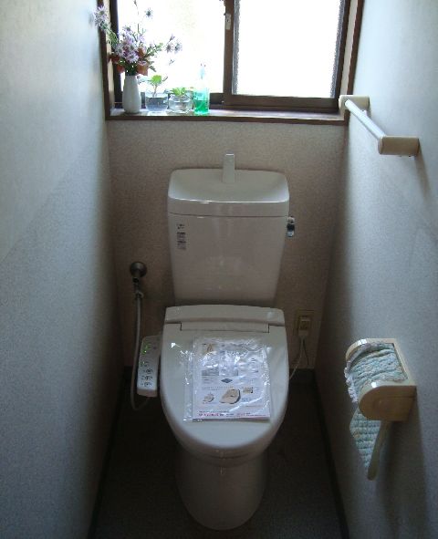 【広島市】トイレの水漏れ修理方法・トイレの便器交換の時期は？：便器交換の時期は？寿命を迎える前に取替え
