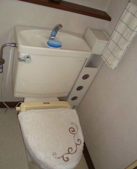 トイレの水漏れ、水がとまらない、故障原因と修理方法【広島市南区】