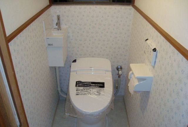 【広島市】トイレ・水道の水漏れ修理方法・パッキン取替え対処方法：便器取替え。