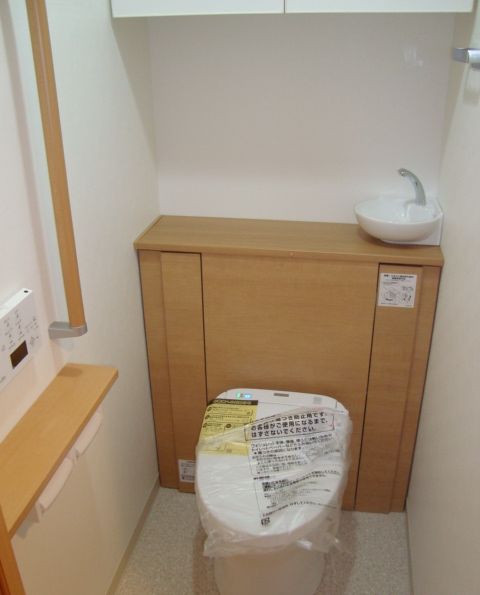 広島市｜トイレの排水パイプから水漏れ・パッキン交換の修理方法： トイレの便器の取替え工事