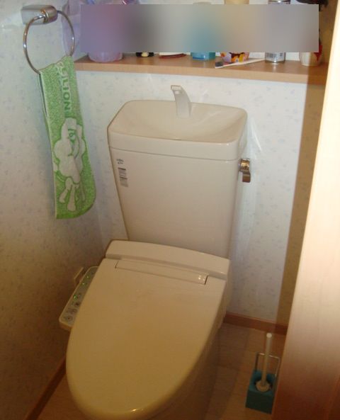 【広島市】トイレ水漏れ・床が濡れている原因は？水漏れチェック方法：温水洗浄便座（ウォシュレット）の水漏れ