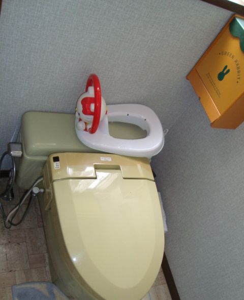 【広島市】トイレの床に水漏れ・水道水か汚水か？原因と修理方法