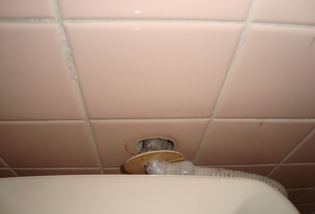 【広島市】トイレの床に水漏れ・便器・タンク水漏れ・修理方法を解説