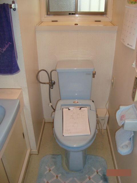 【広島県安芸郡】トイレ水漏れ・ 便器の中の水漏れ原因と費用は？