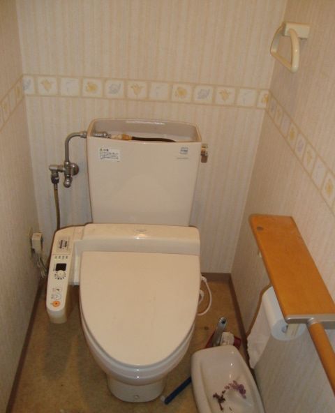 トイレ水漏れ、原因調査と修理方法を解説します【広島市南区】