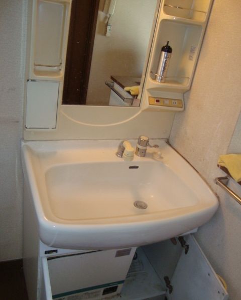 【広島市】洗面台・蛇口水漏れ修理方法・蛇口の種類ごとの原因箇所：洗面の蛇口の水漏れを直すには？