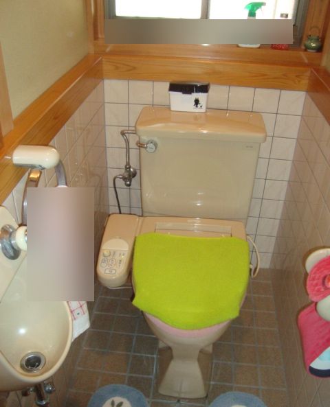 トイレの床に水漏れ、 8つの原因調査と修理方法を解説【広島市東区】