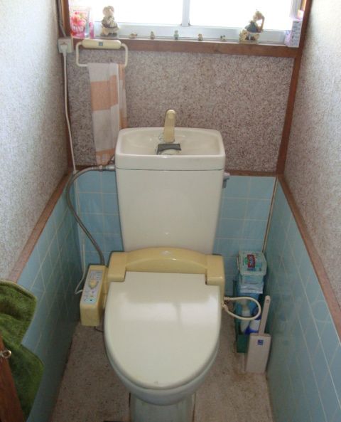 トイレの水漏れを修理したい、業者に頼むべき原因と修理を確認【広島市安芸区】