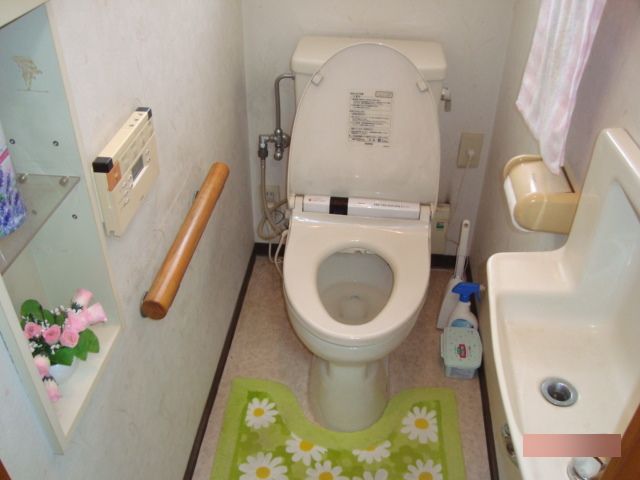 広島市｜トイレの水漏れ、水が止まらない！水道止水栓の水漏れ修理