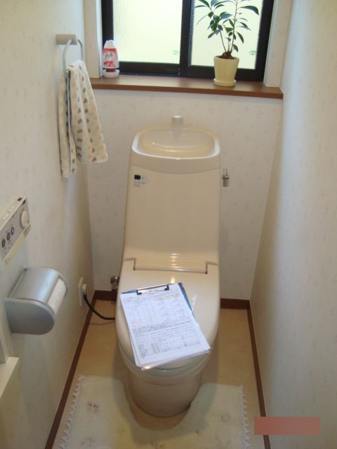 トイレの便器交換・取替え費用相場：【広島市水道局指定工事店30年の実績】水まわりのトラブル対応の実績多数！

点検・出張費・ご相談はすべて無料でサービスしています。水まわりのトラブルは予防しましょう！

「トイレのつまり修理」や「トイレの水漏れ修理」「蛇口の水漏れ修理」など気になるトラブルがある時や、水まわりのリフォームをご検討の際には、どうぞお気軽にお問い合わせください。