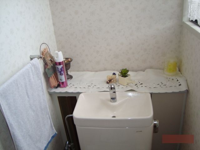 【広島市東区】トイレの水漏れ、止水栓・給水管のパッキンが原因か？