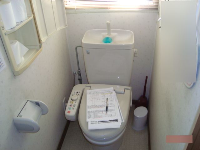 広島市｜1階・2階「トイレの水漏れ」タンク部品の劣化？修理方法