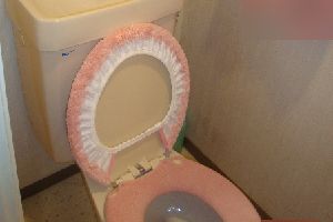 トイレの水漏れ部品交換