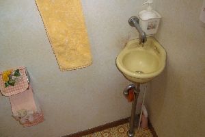 トイレの蛇口から水漏れ