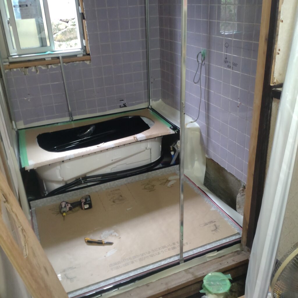 広島市東区温品｜浴室・お風呂の「蛇口の水漏れ」の費用相場と事例・ユニットバス組み立て工事