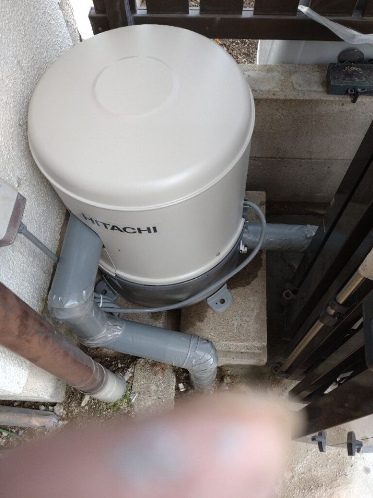 井戸ポンプの取替えでした、新しくなったポンプで安心です。