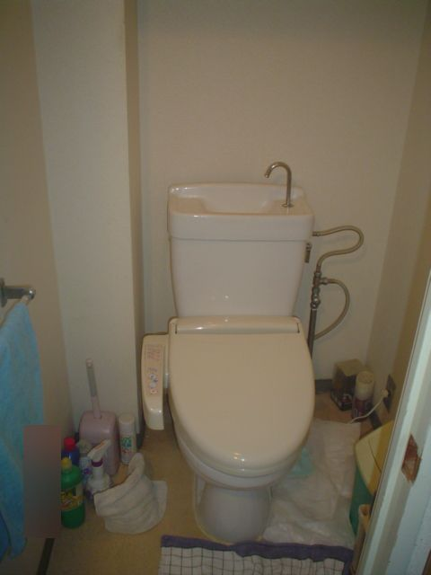 安芸郡海田町｜トイレの水漏れ・トイレの床に水漏れ・修理方法は？