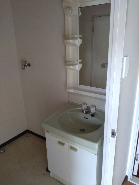 【広島市安芸区】洗面台の水漏れ、洗面台の取替え交換・費用について