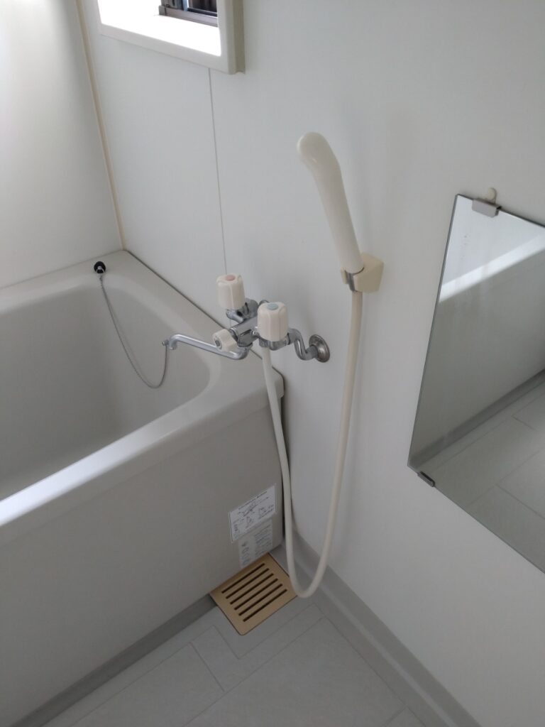 LIXIL/INAX|蛇口の水漏れ・浴室サーモシャワー混合栓取り換え